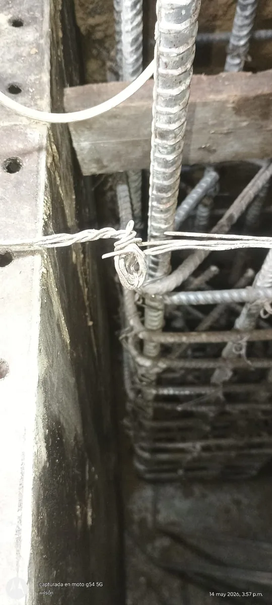 Detalle de cimentación y estructura de obra